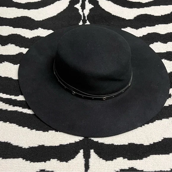 Frye Black Wool Felt Studded Belted Boater Hat Size Medium - Picture 7 of 9